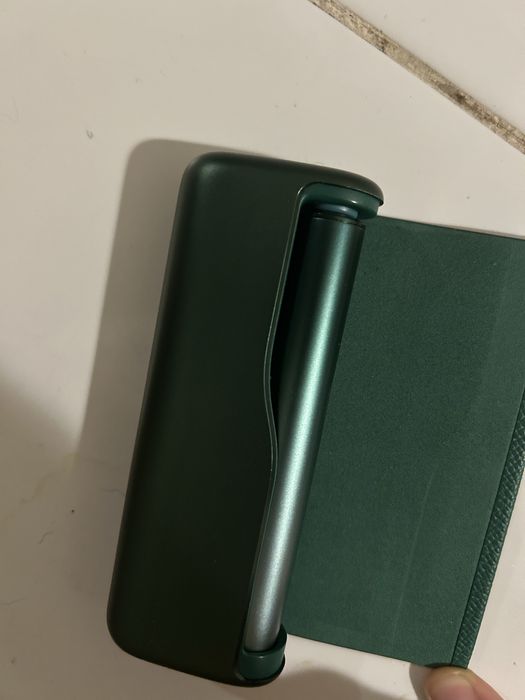 Зарядний пристрій зелений