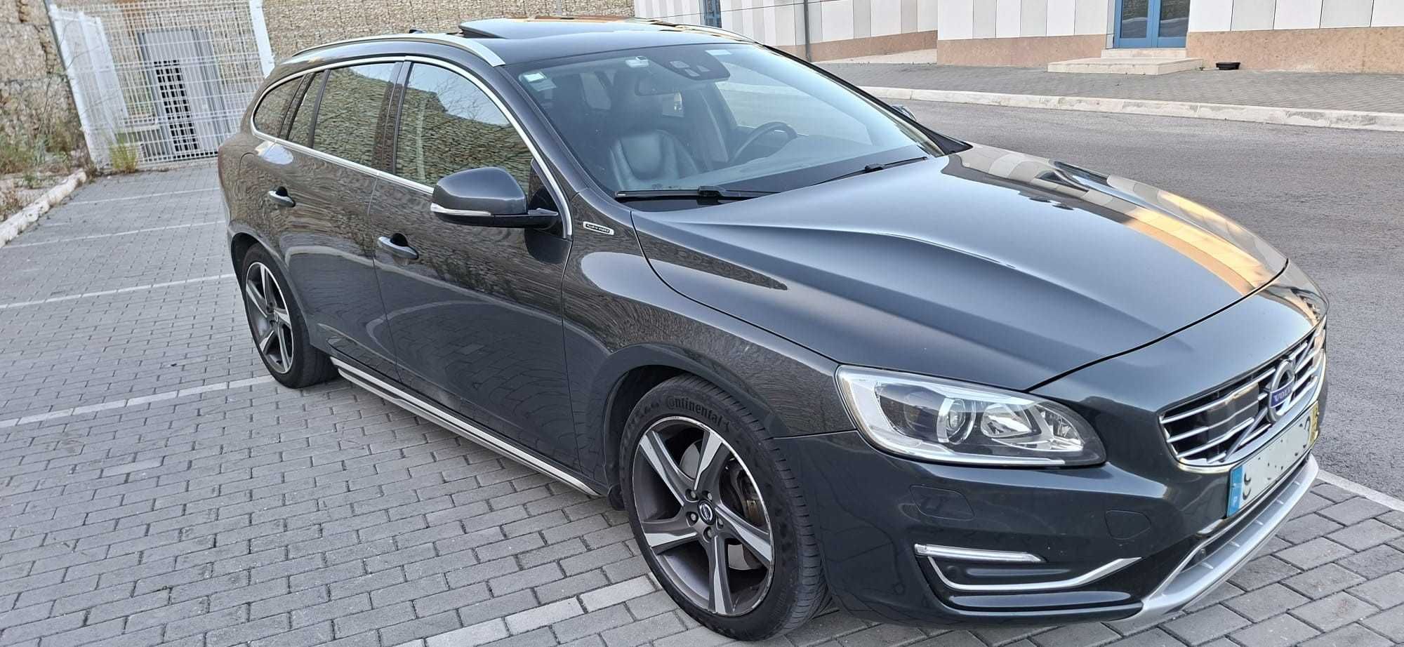 Volvo V60 D6 Summum AWD Plug-in Hybrid
