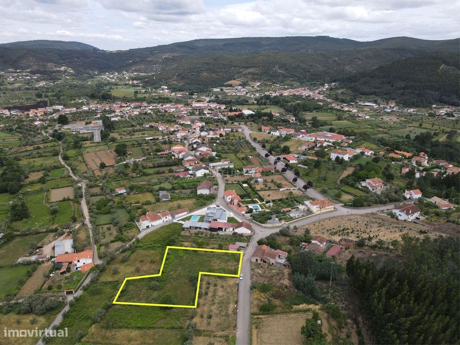 Terreno para construção com boas vistas numa localização sossegada jun