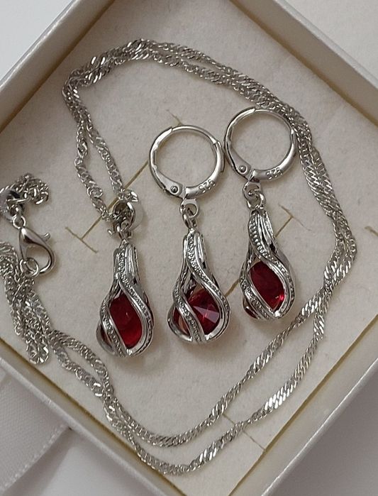 Srebrny Komplet biżuterii czerwone oczko