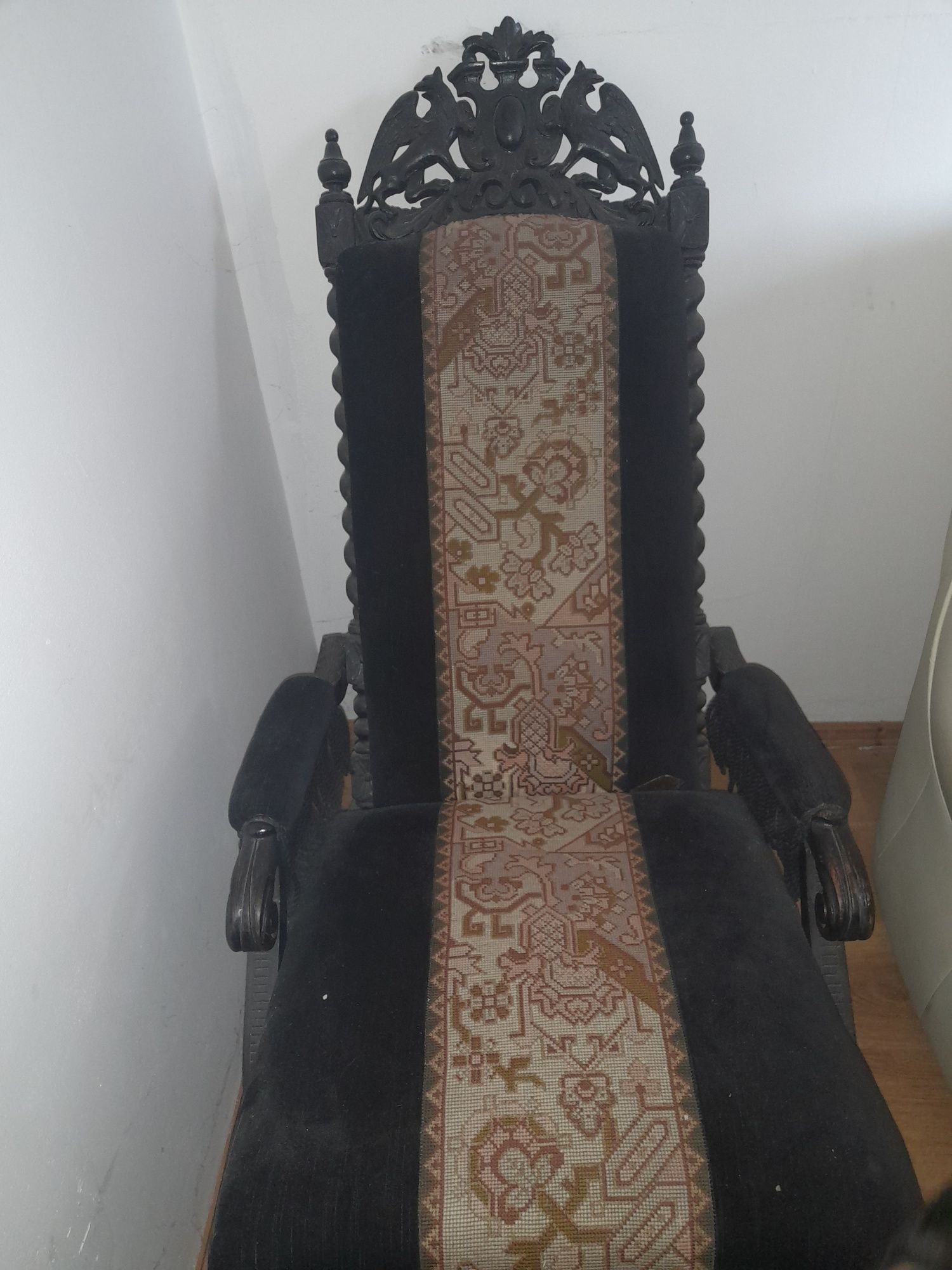 fotel rzeźbiony rozkładany antyk