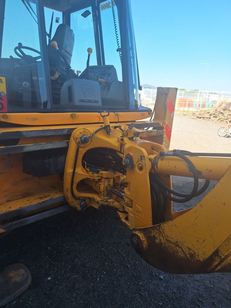 Jcb 3cx turbo com extensível e matrícula