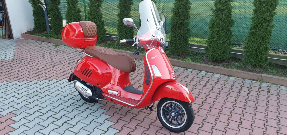 Skuter Vespa GTS 125