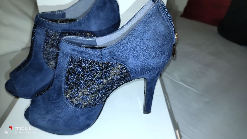 Sapatos de senhora como Novos