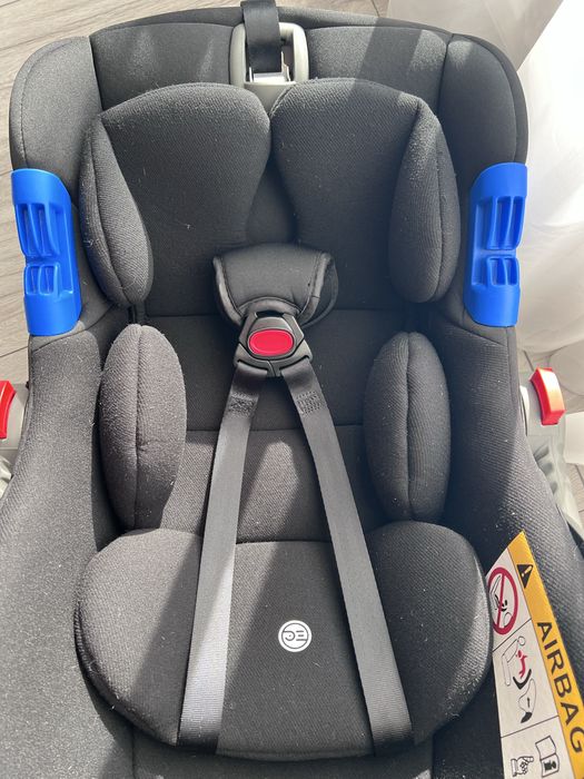 Дитяче автокрісло-переноска 0–13 кг в гарному стані