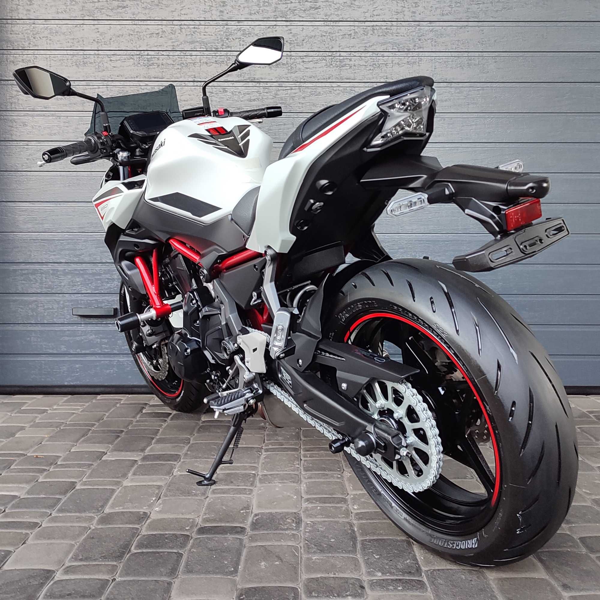 Продам мотоцикл Kawasaki Z650 (9401)