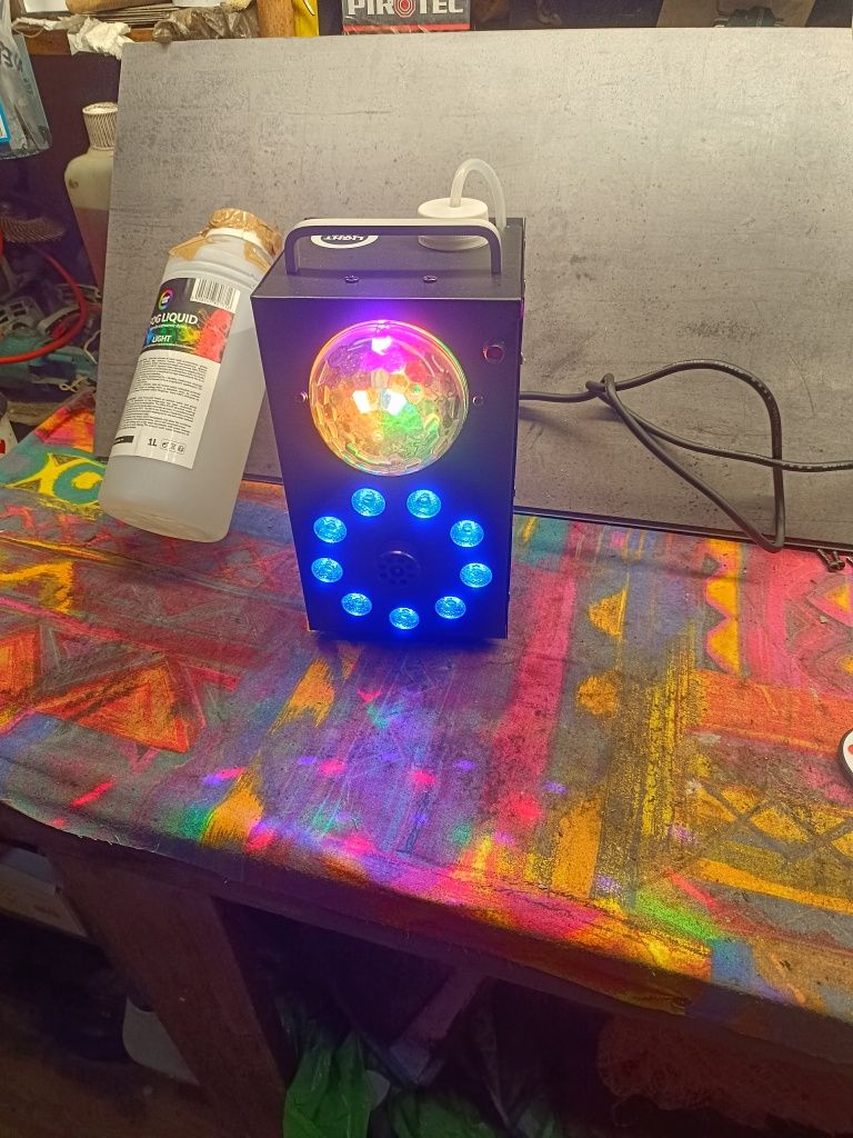 Wytwornica dymu  z kulą disco