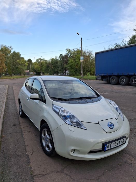 Продам Нісан Ліф Nissan leaf