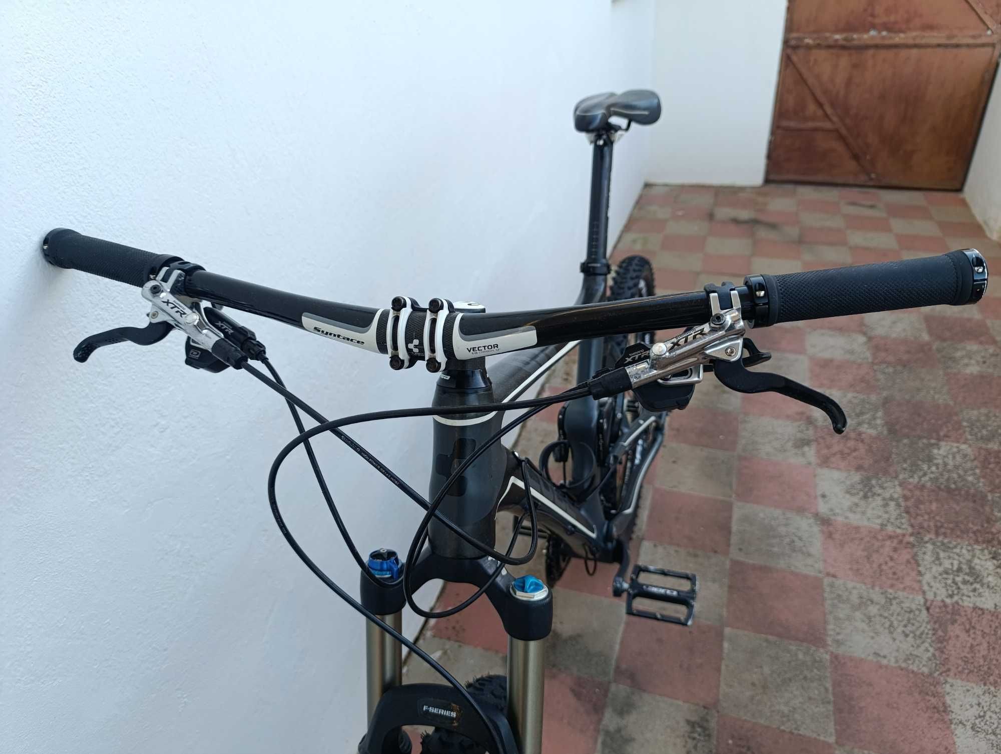 BTT Cube Sting SCR Super HPC Full Carbono Shimano XTR topo gama