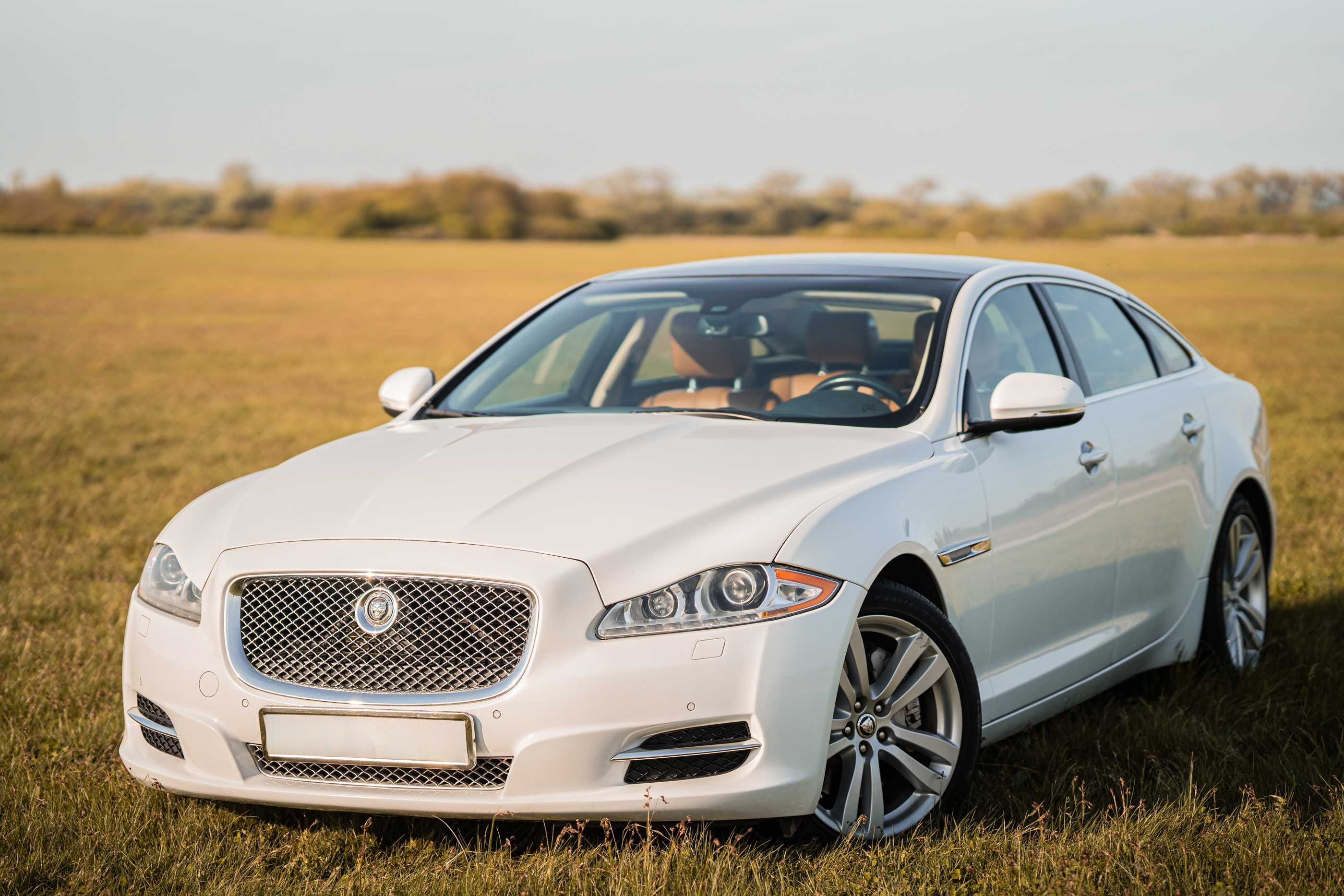 Jaguar auto samochód do ślubu Warszawa i okolice