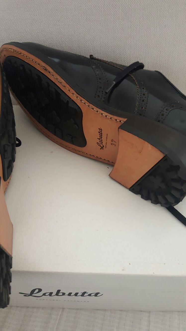 Sapatos 37 NOVOS - resto de loja - custavam 125€