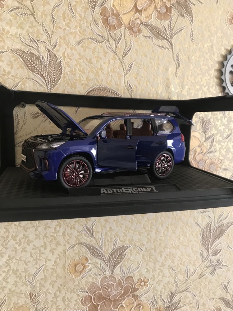 Продам модель 1/24