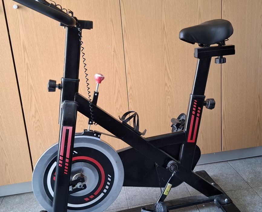 Vende se bicicleta estática