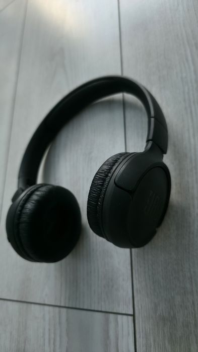 Навушники бездротові JBL Tune 500BT б/в в ідеальному стані!