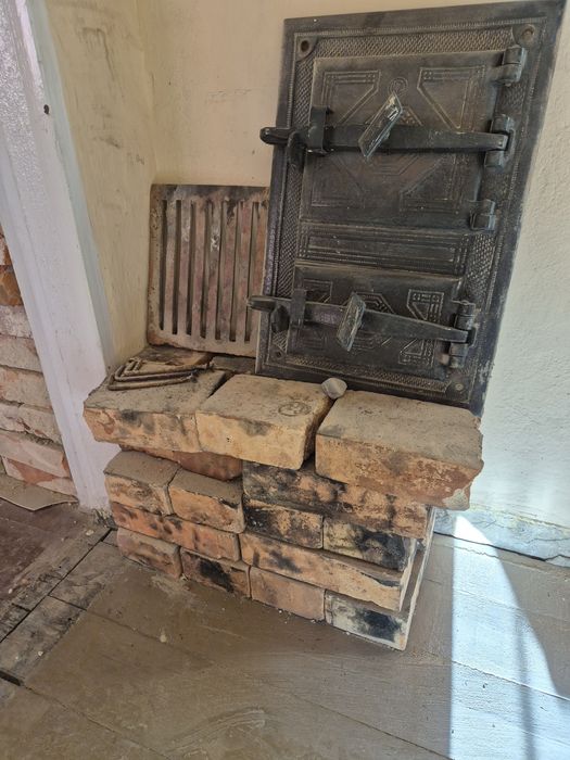 Drzwiczka od pieca z rusztem + cegła