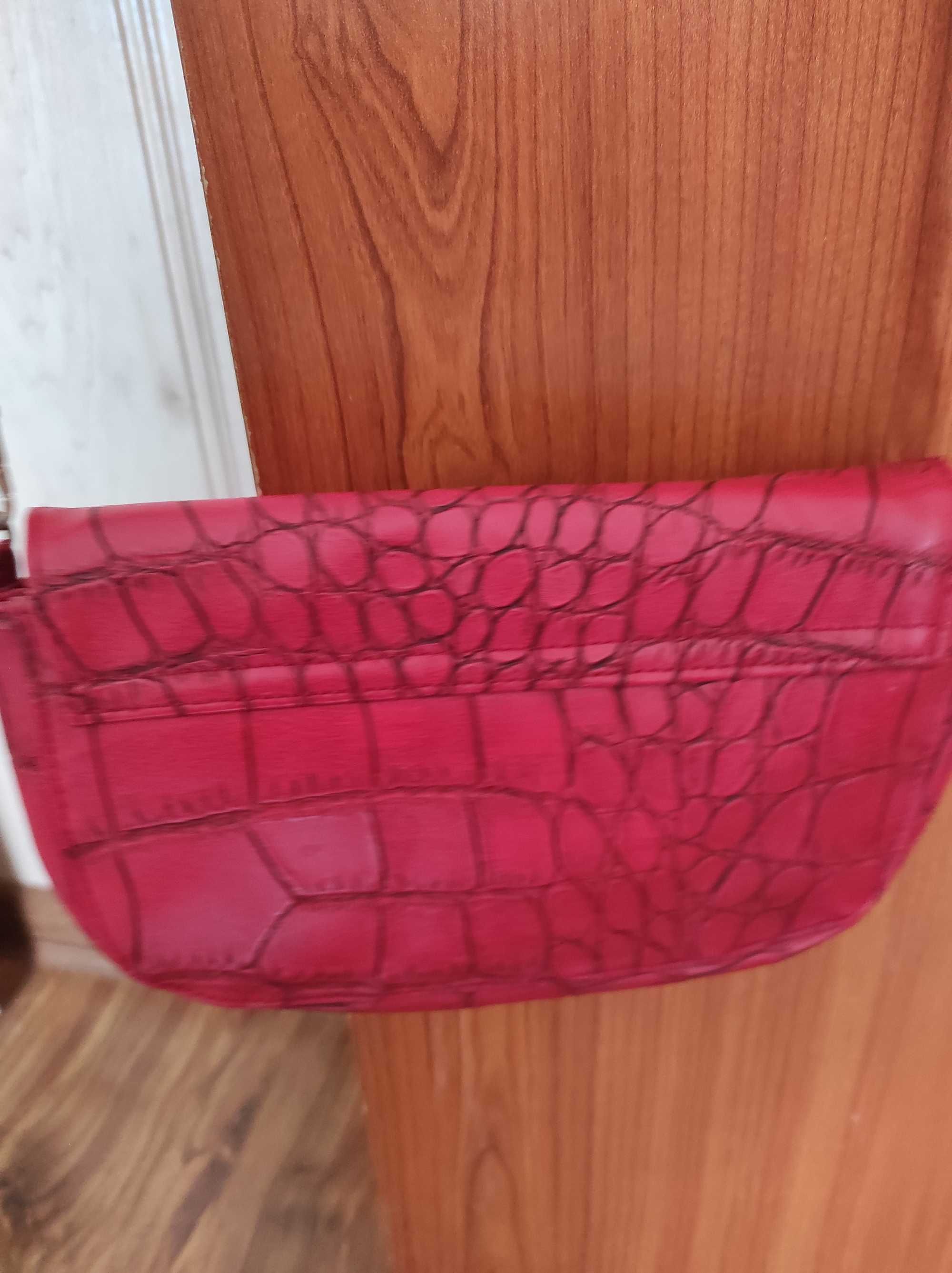 Mała torebka cross body