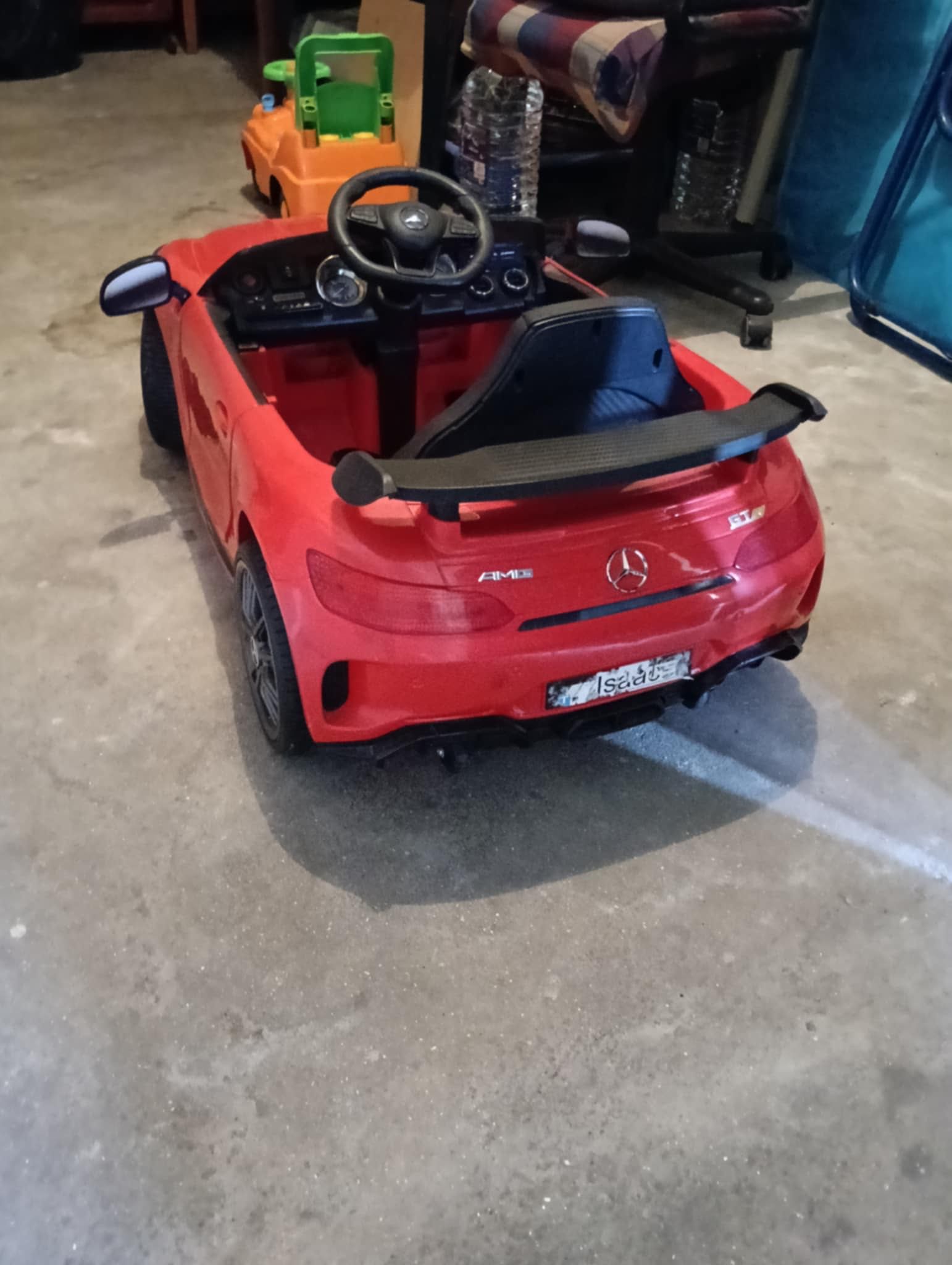 Carro Mercedes criança