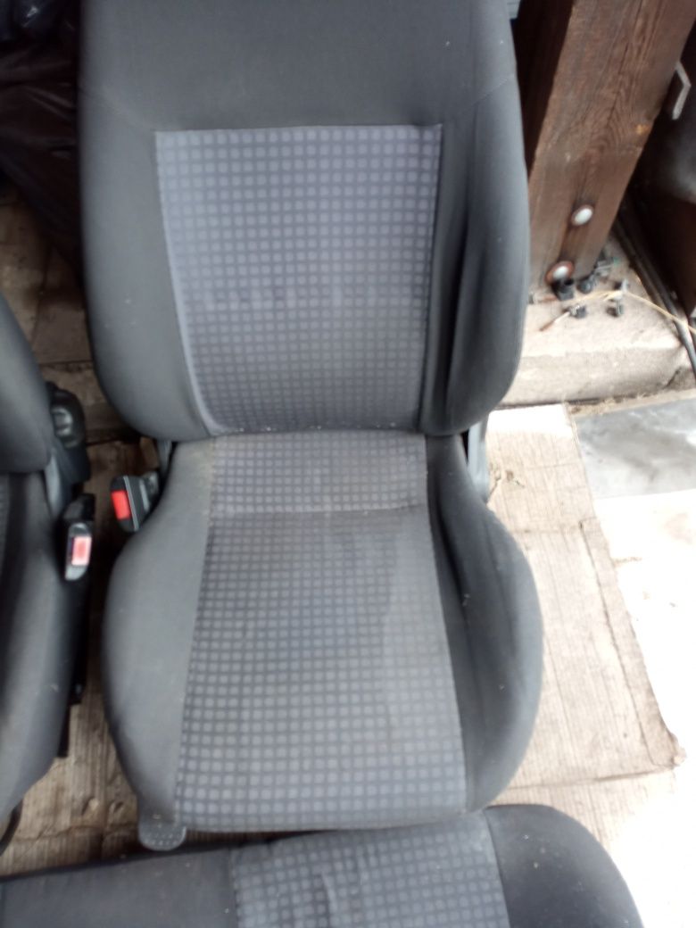 Fotele opel corsa c 3 drzwi