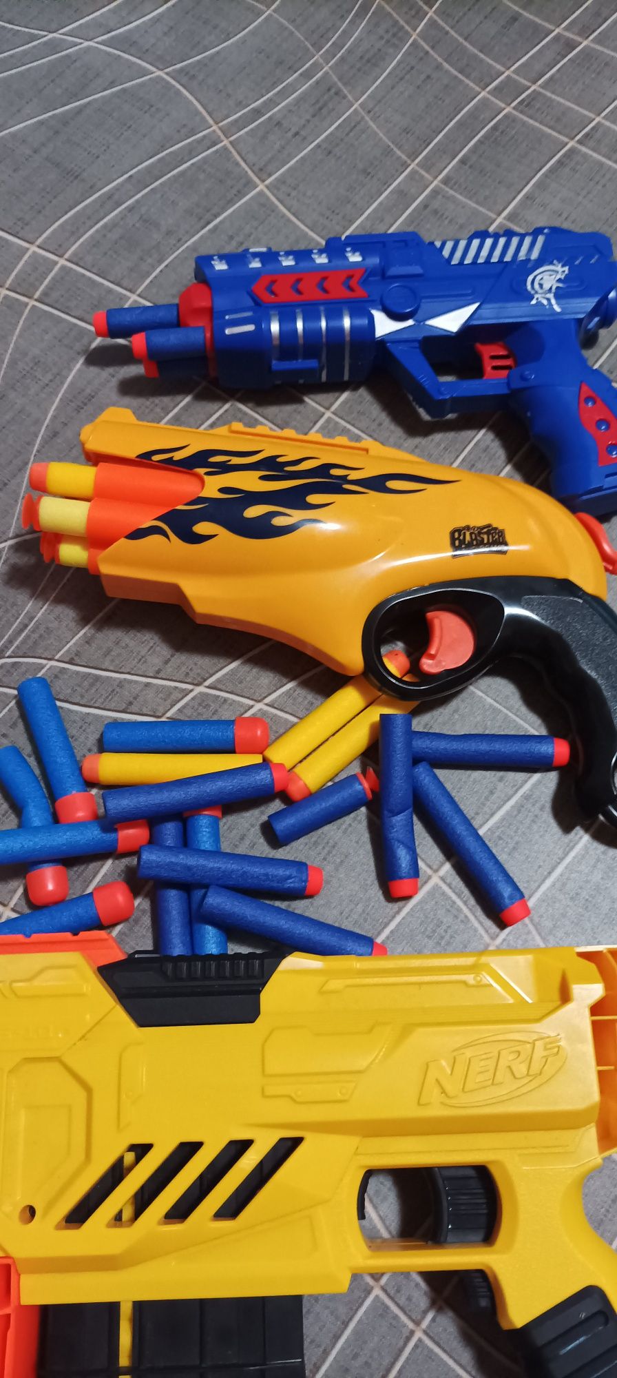 Продам Nerf на батарейках