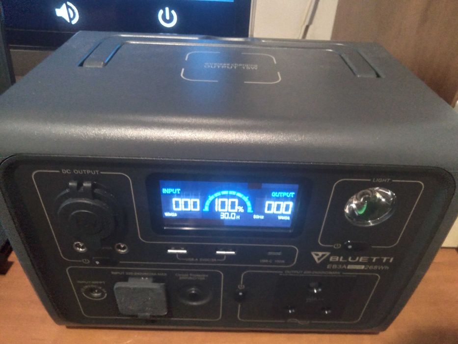 Продам зарядну станцiю Bluetti eb 3a 220 вольт