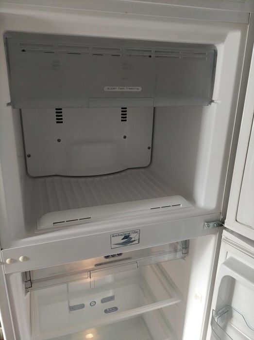 Frigorífico de duas portas no frost Whirlpool