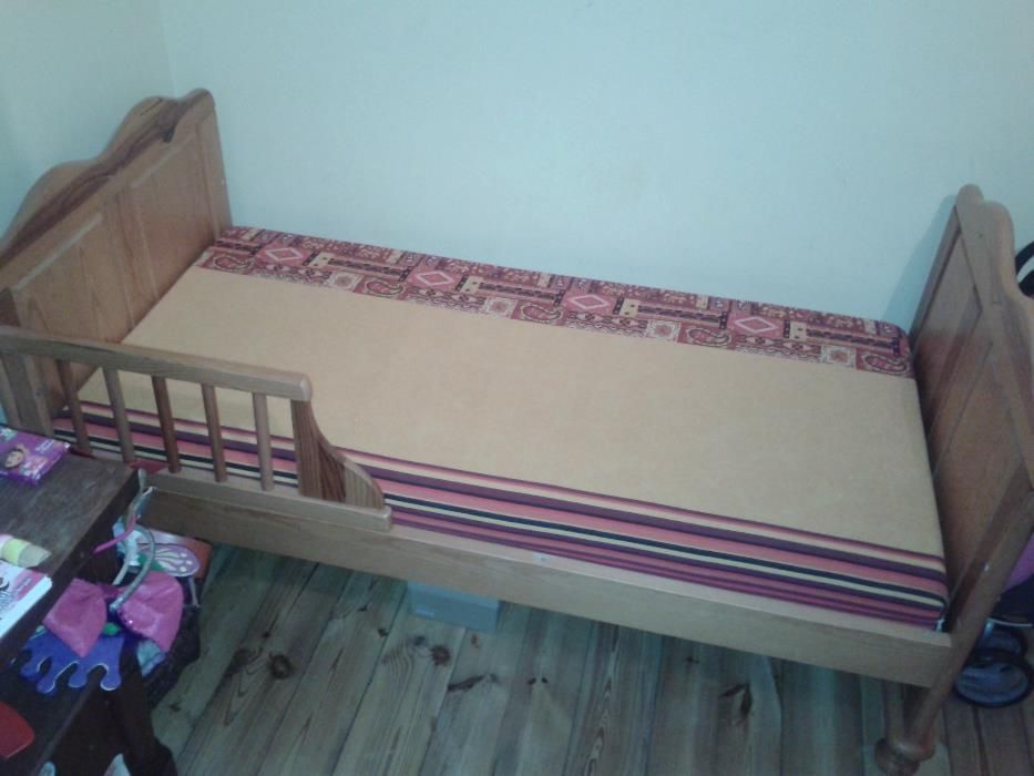 sprzedam łóżeczko dziecięce 0-6 lat
