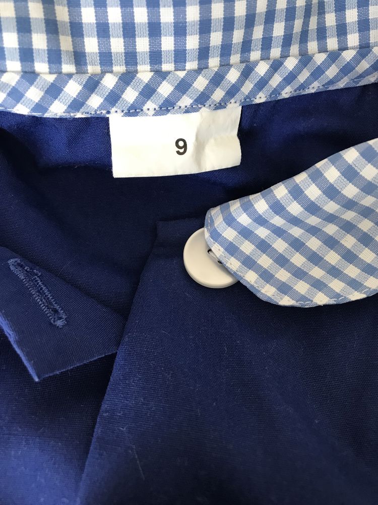 Bibe azul e chapéu