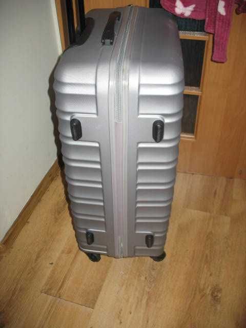 walizka 78 cm x 50 cm duza rączka wysuwana, 4 koła
