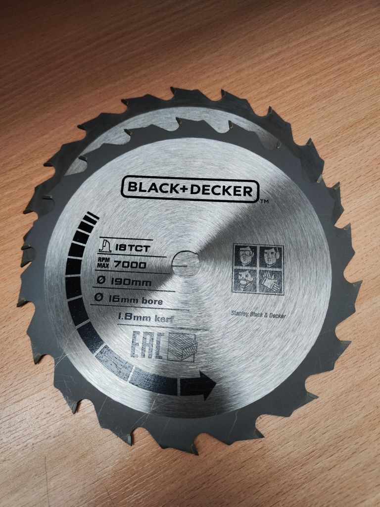 Piła tarczowa 1l8 Black + Decker