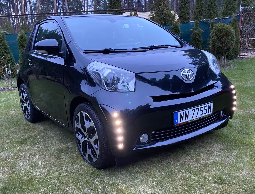 --- TOYOTA IQ ---