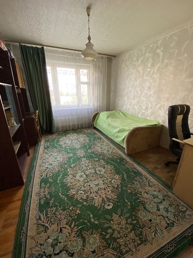 Квартира метро харьковское, позняки 15 мин пешком.