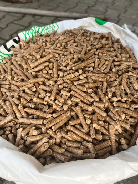 Ekonomiczny pellet drzewny A2 wysoka kaloryczność Dostawa gratis