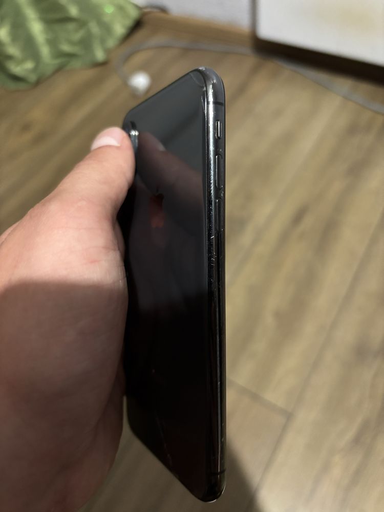 Продам Iphone X 64gб
