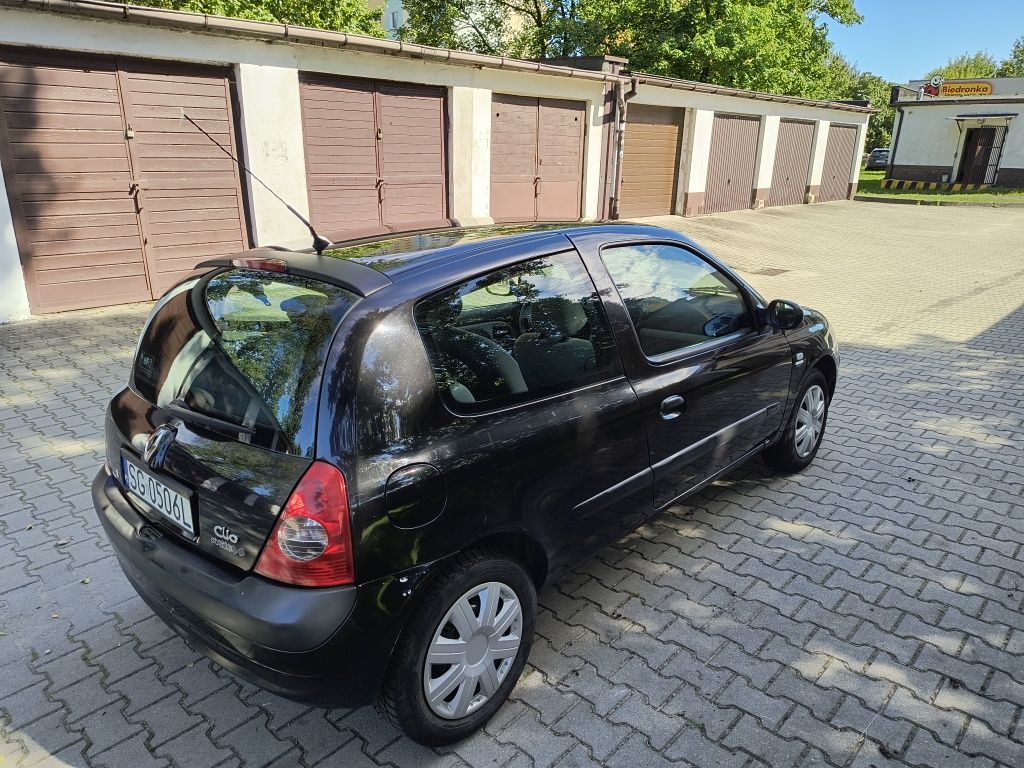 Renault Clio 1.2 16v 75KM