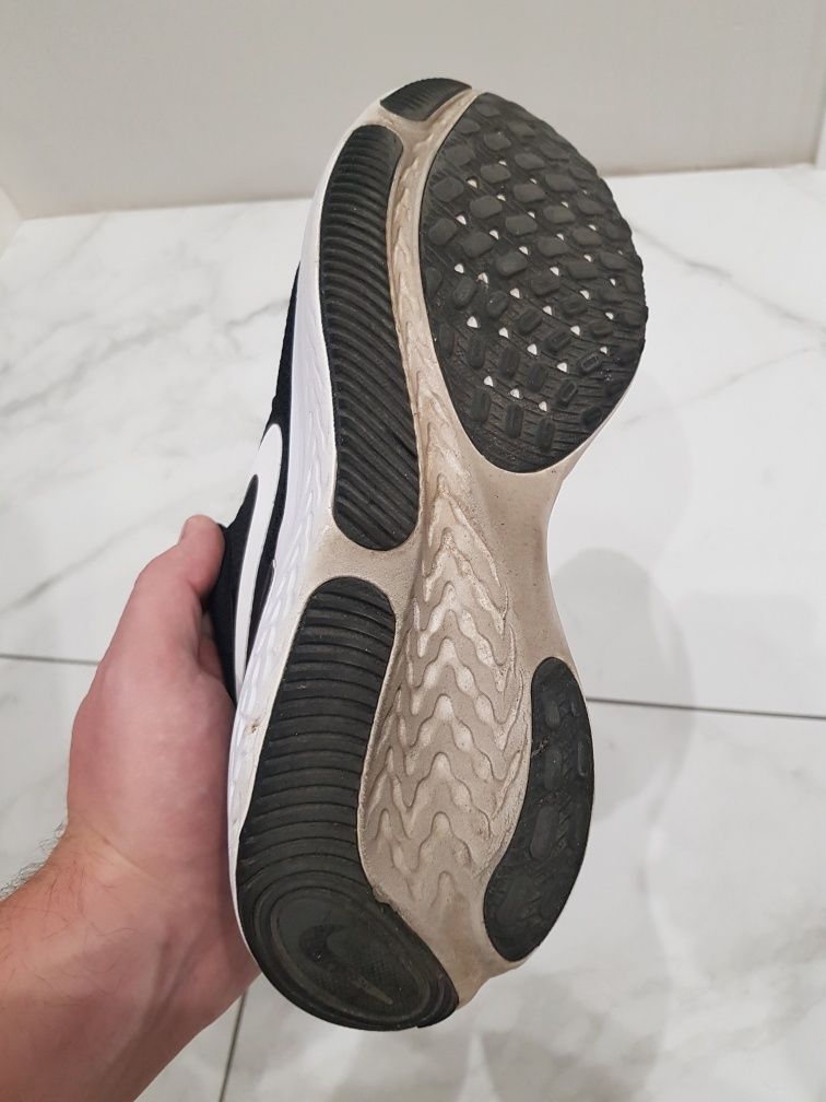 Кросівки Nike 45, устілка 29см