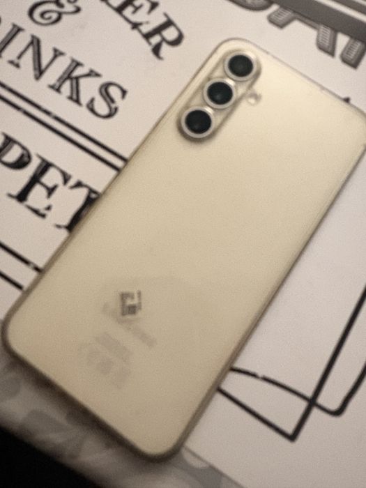 Samsung S23FE * stan bdb *