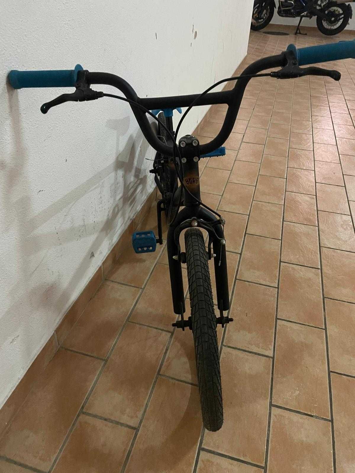 Bicicleta BMX NOVA