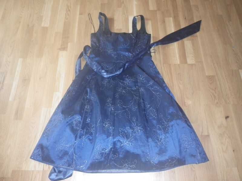 DEBUT piękna szafirowa suknia haftowana srebrem r 40