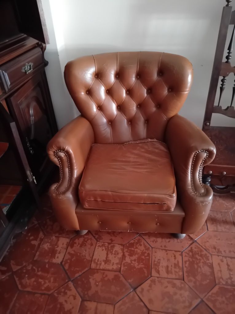 Sofá e 2 poltronas