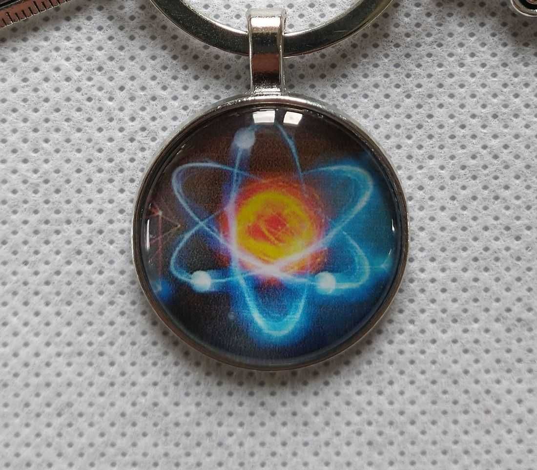 Brelok naukowy ATOM breloczek do kluczy nowy