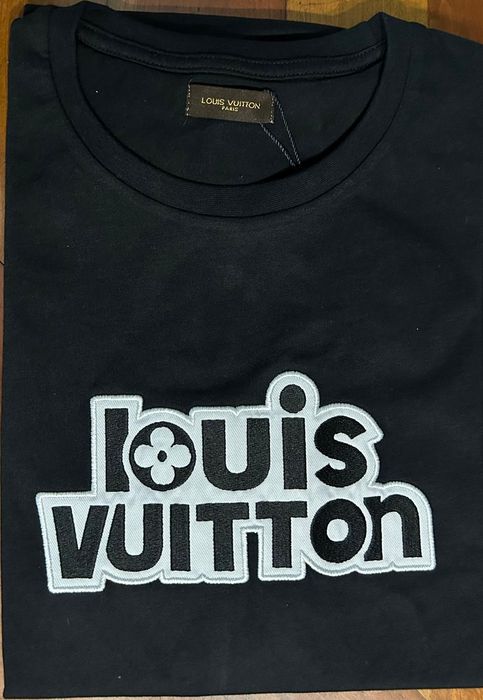t-shirt preta Louis Vuitton