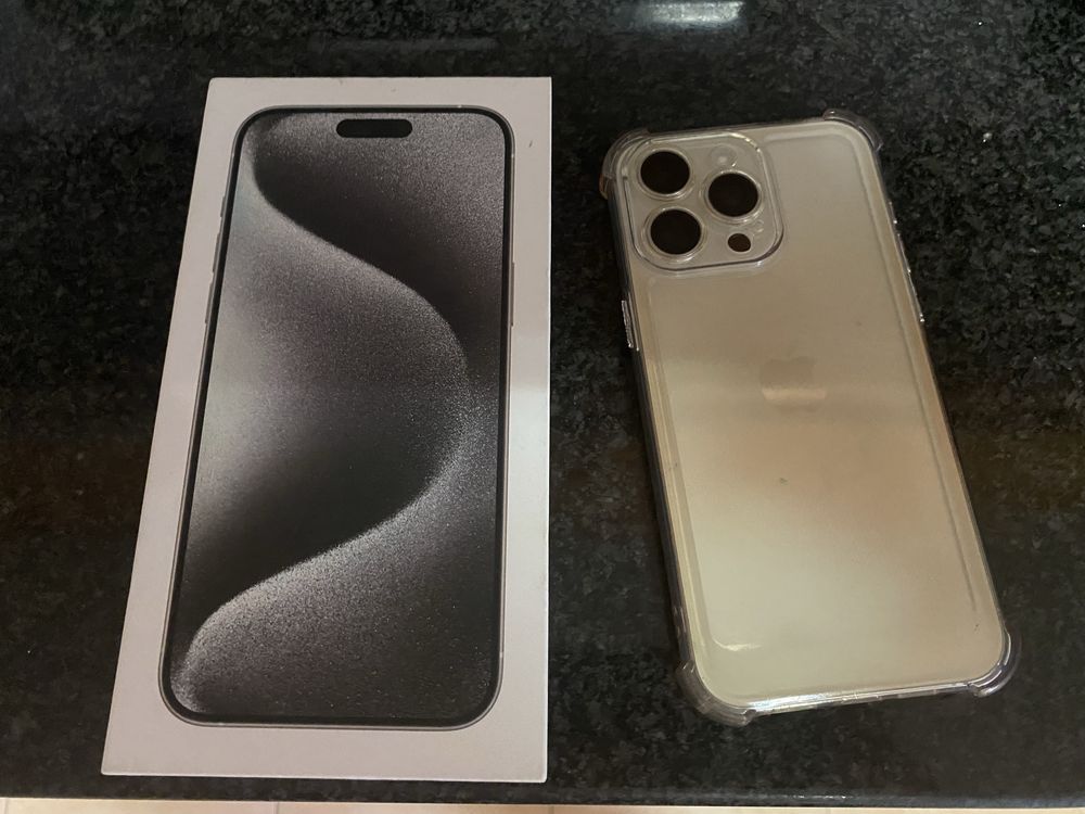 iPhone 15 Pro Max 256Gb white tittanium com factura Worten