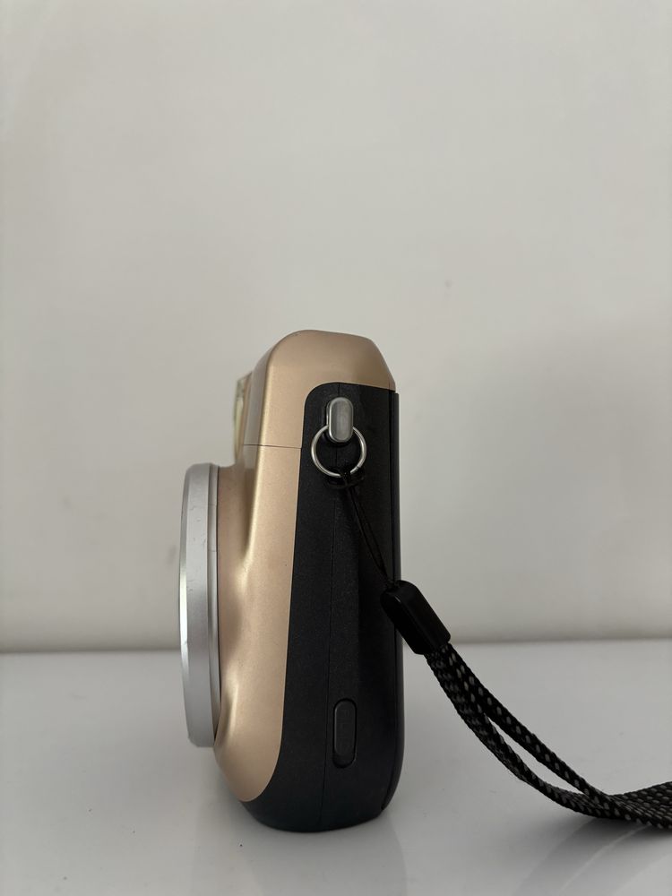 Instax Fujifilm Mini 70 – Dourada