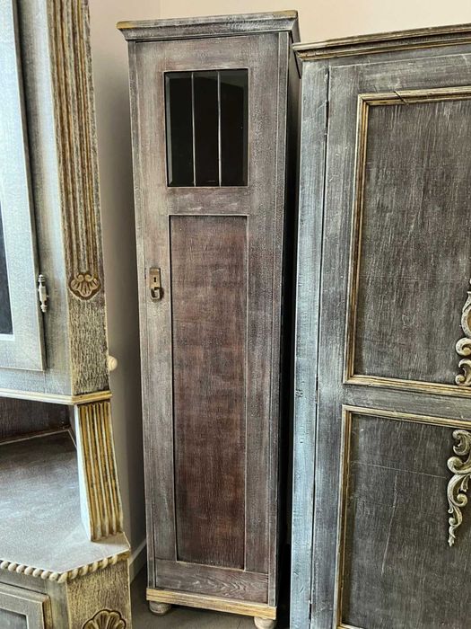 Stylowa szafka z przeszkleniem, antyk