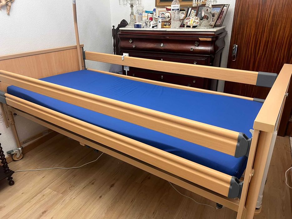 Cama articulada com 10 meses de uso