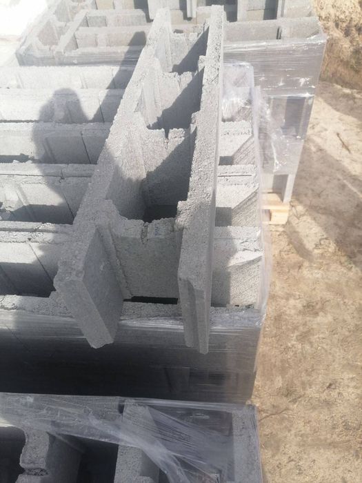 Блок незнімної опалубки  несъемной  опалубки на складі