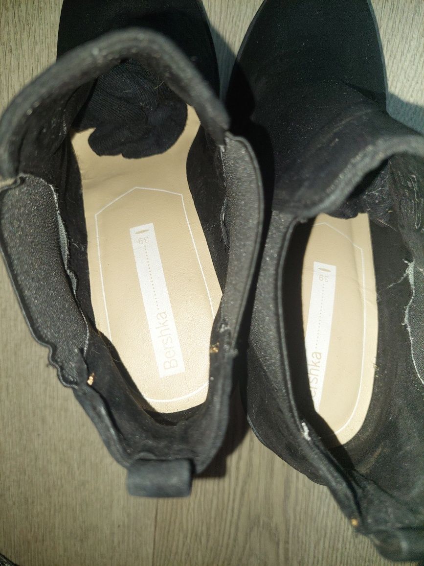 Buty na koturnie i obcas słupek damskie r .39 bershka
