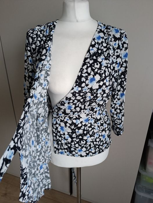 Bluzka damska szlafrokowa Reserved