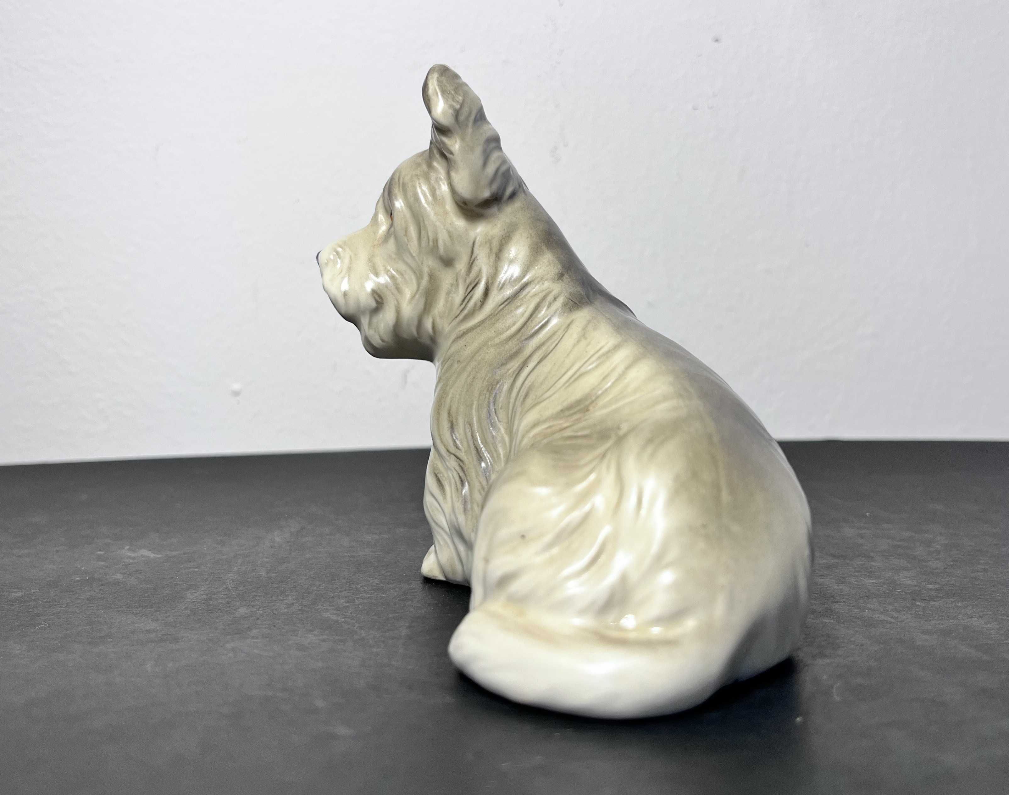 Figurka porcelanowa pies rasy Skye Terrier.