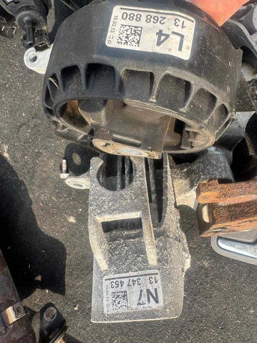 Łapa silnika - skrzyni Opel Astra J 1.6 benzyna SIDI automat